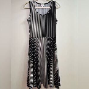 LuLaRoe Nicki Sleeveless A-Line Black and White Dress, Size Small
